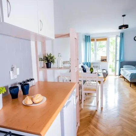 Superapart Plac Dąbrowskiego 12 *